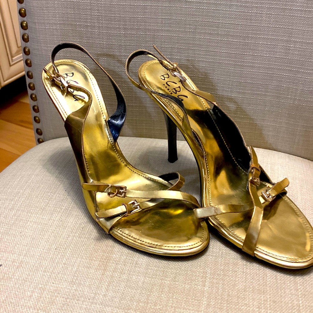 GOLD BCBG SLINGBACK